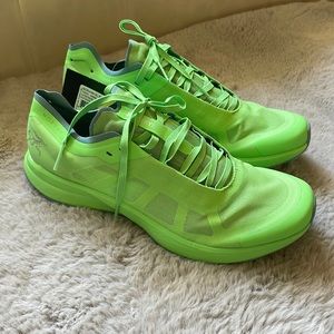 Arc’Teryx Norvan SL W green tenis shoes